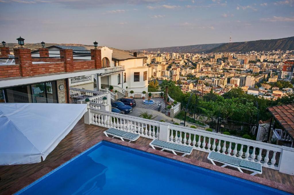 The Hilltop Skyline Hotel Tbilisi Esterno foto