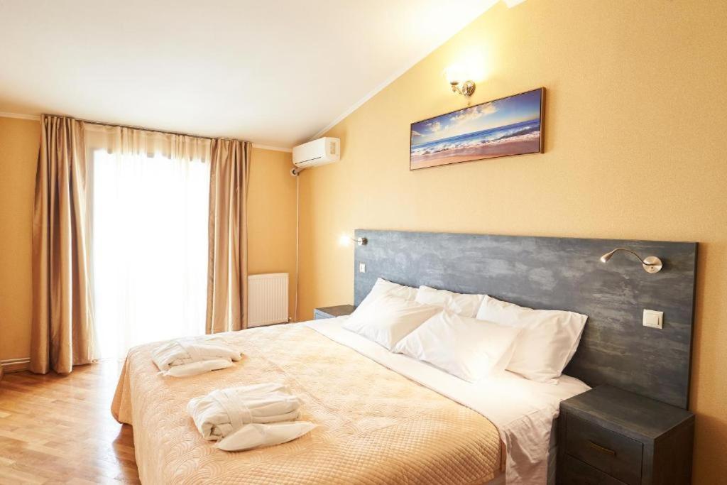 The Hilltop Skyline Hotel Tbilisi Esterno foto