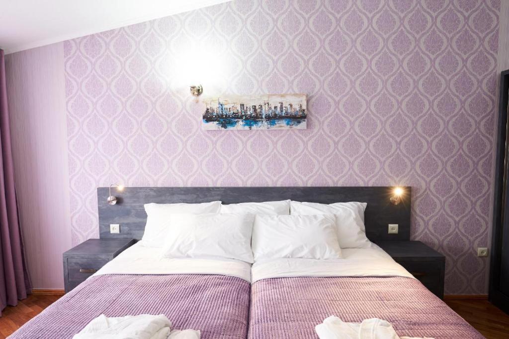The Hilltop Skyline Hotel Tbilisi Esterno foto