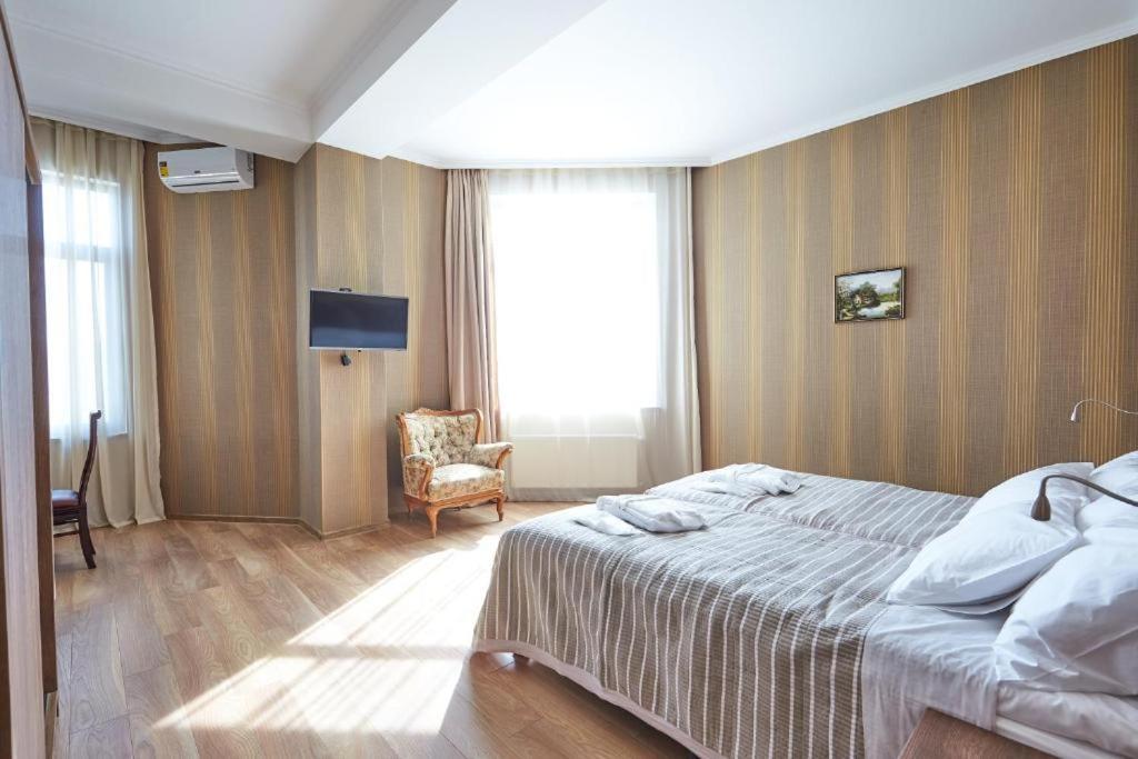 The Hilltop Skyline Hotel Tbilisi Esterno foto