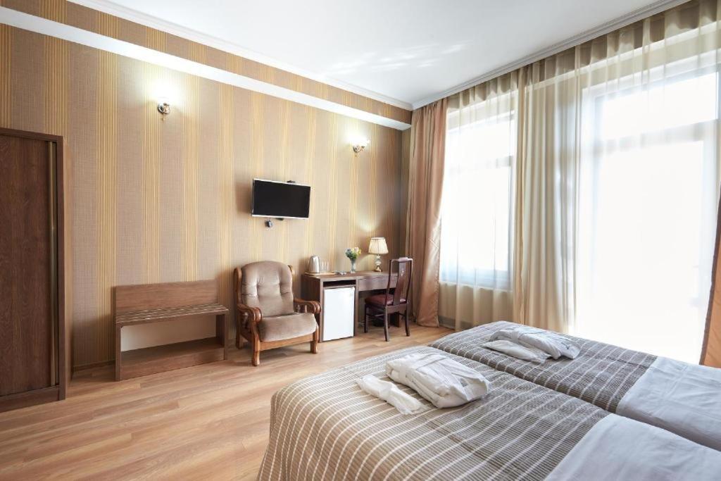 The Hilltop Skyline Hotel Tbilisi Esterno foto