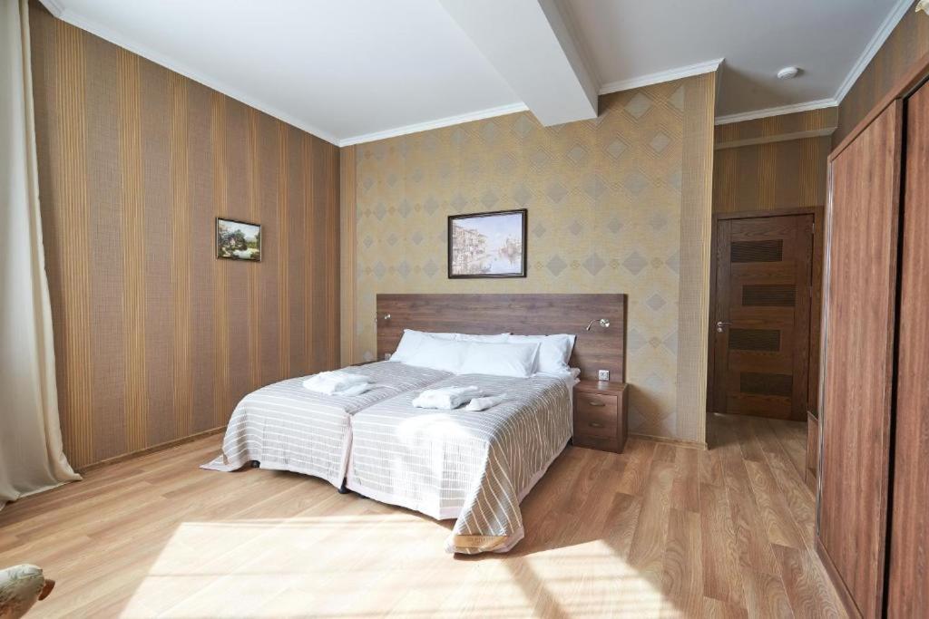 The Hilltop Skyline Hotel Tbilisi Esterno foto